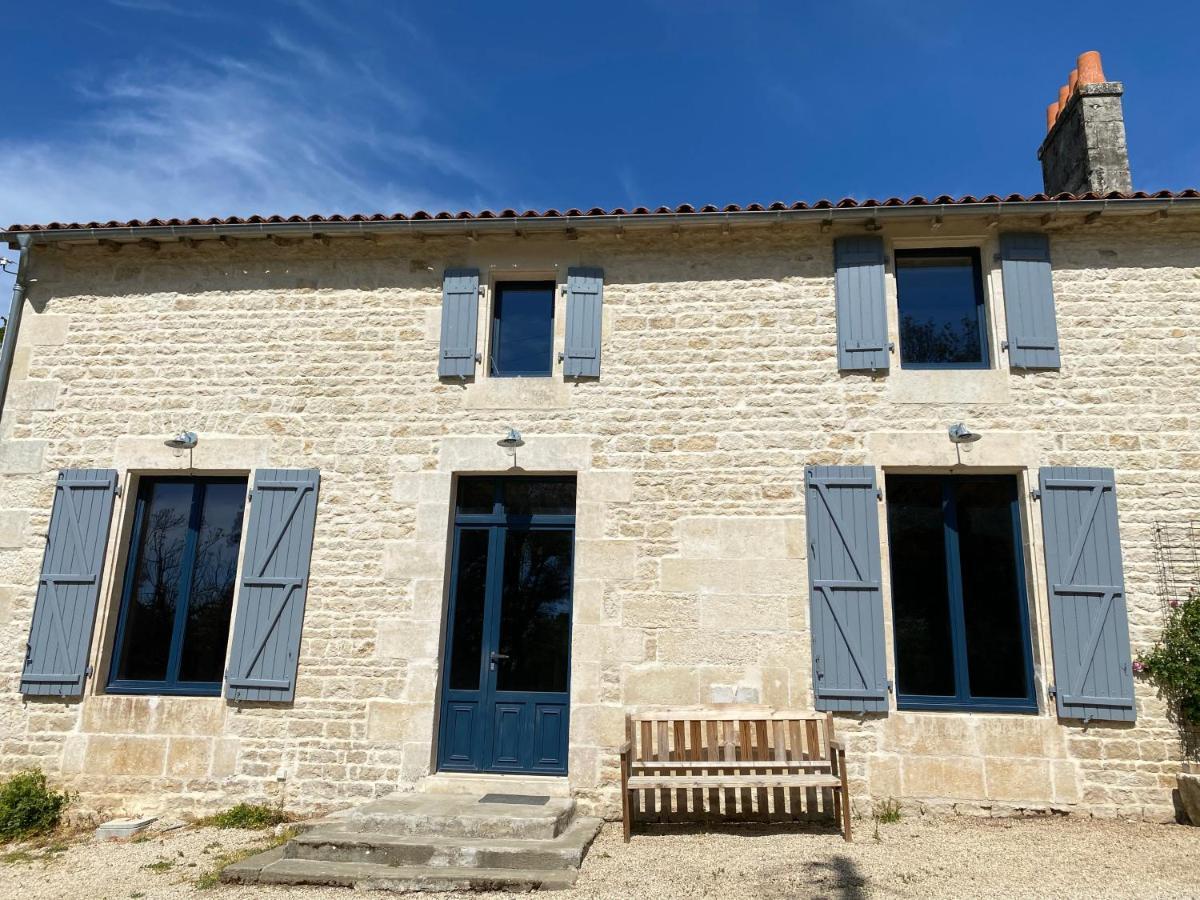 Chateau Des Loups - Les Cedres Bleus Echire Екстер'єр фото
